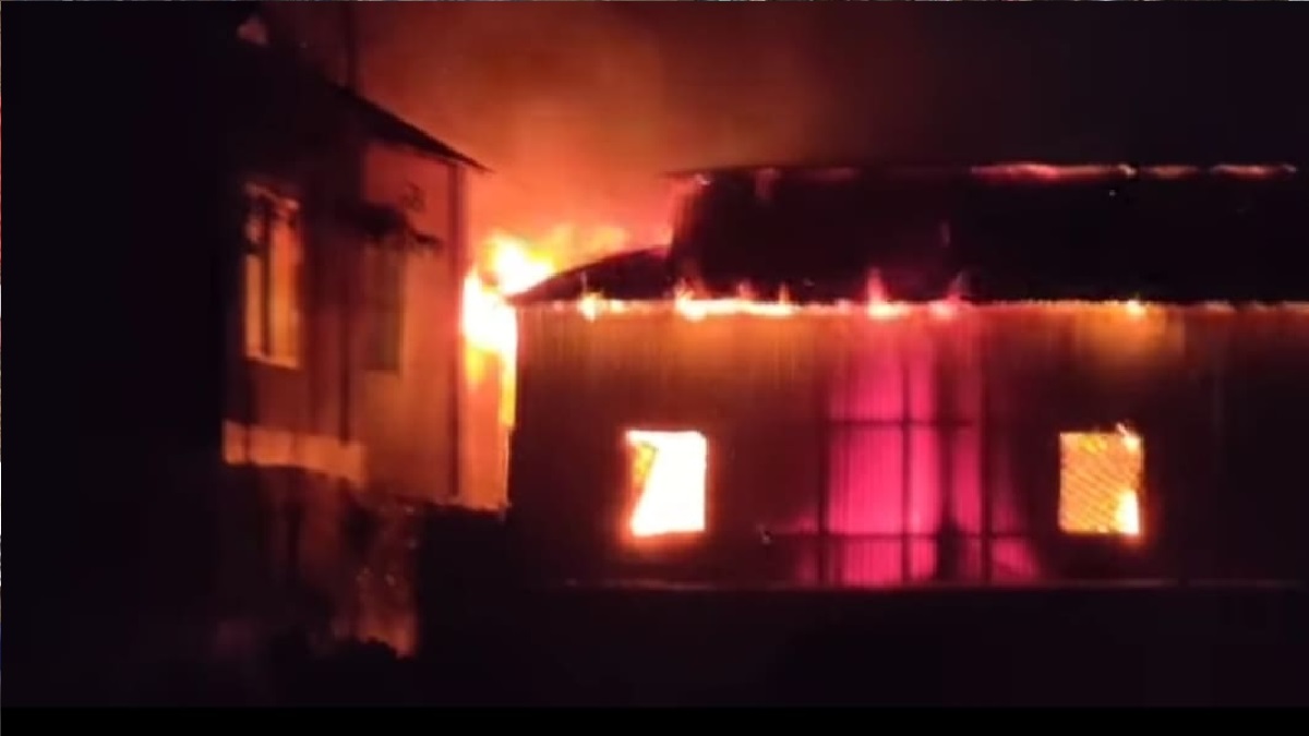 ময়মনসিংহে সিলিন্ডার বিস্ফোরণে তিন ভাই-বোনের মৃত্যু