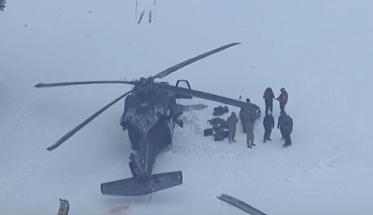 স্কি রিসোর্টে মার্কিন সামরিক হেলিকপ্টার বিধ্বস্ত