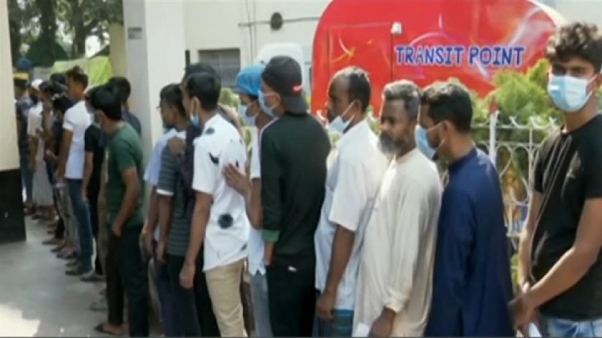 চলছে গণটিকা কার্যক্রম, লক্ষ্য ১ কোটি মানুষকে টিকা দেয়া