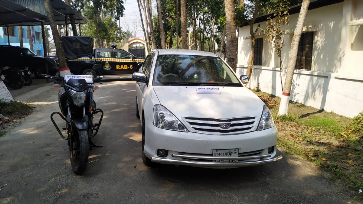 ডিবি পুলিশ সেজে প্রতারণা, র্যাবের হাতে আটক ৫