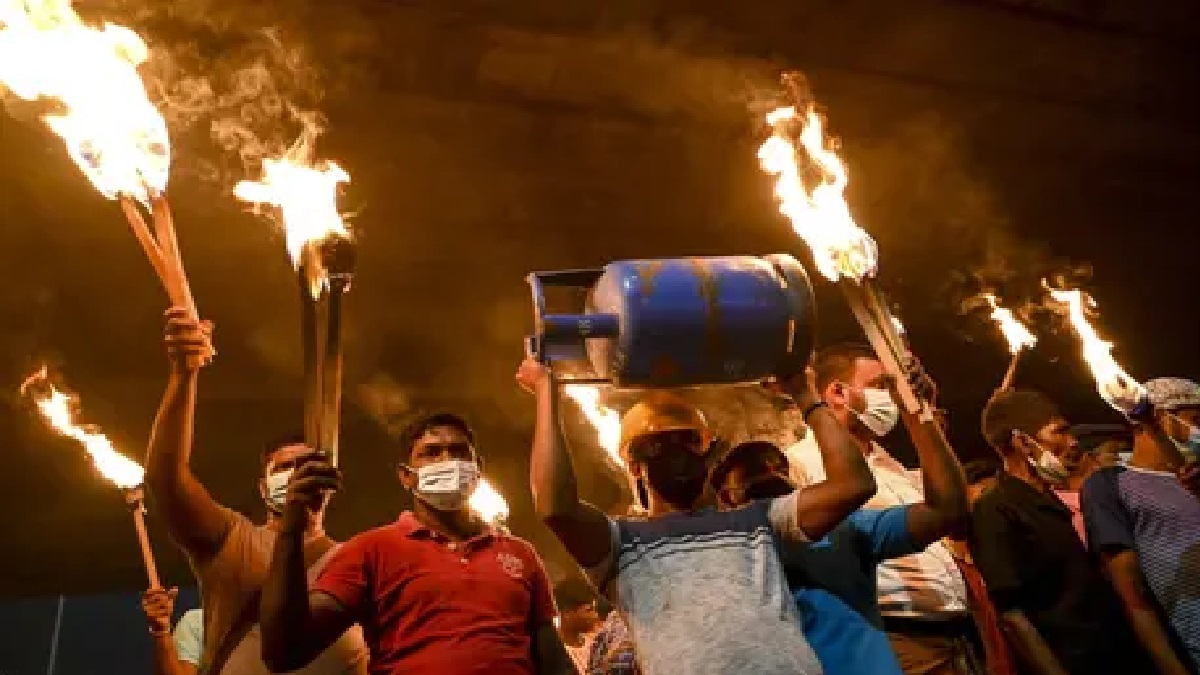 কেন কাগজের অভাবে পরীক্ষা নিতে পারছে না শ্রীলঙ্কা? কী অবস্থা দেশটির অর্থনীতির?