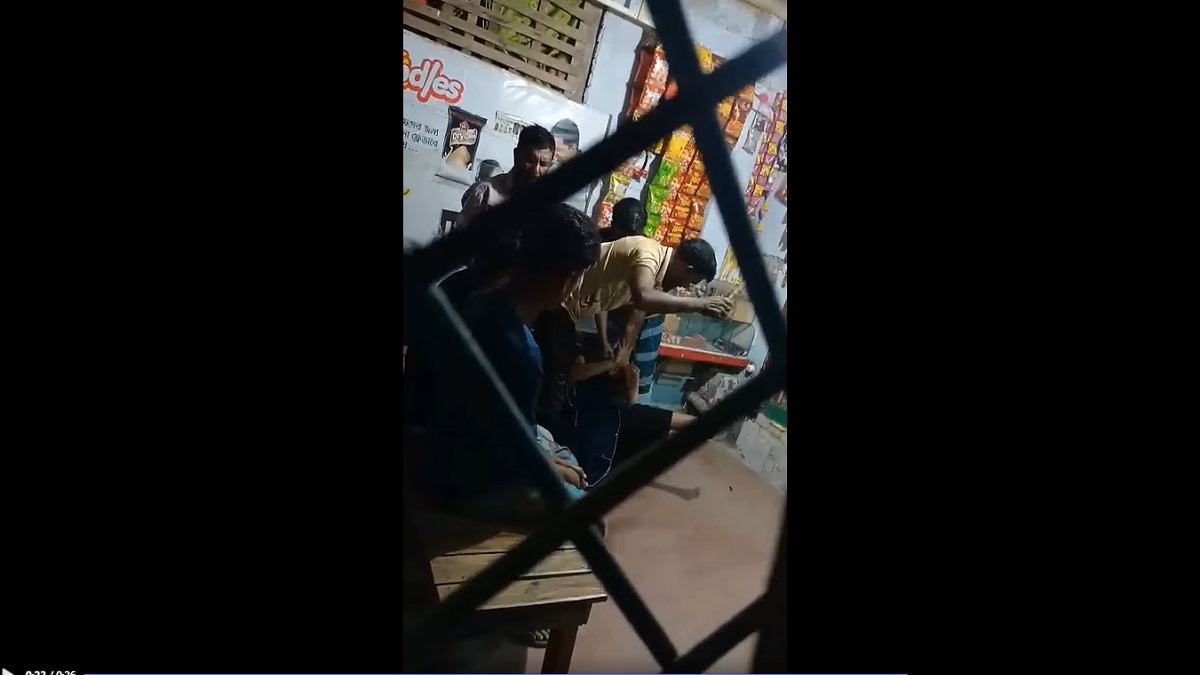 অনৈতিক কার্যকলাপের অভিযোগ তুলে তরুণ-তরুণীকে নির্যাতন, ভিডিও ভাইরাল