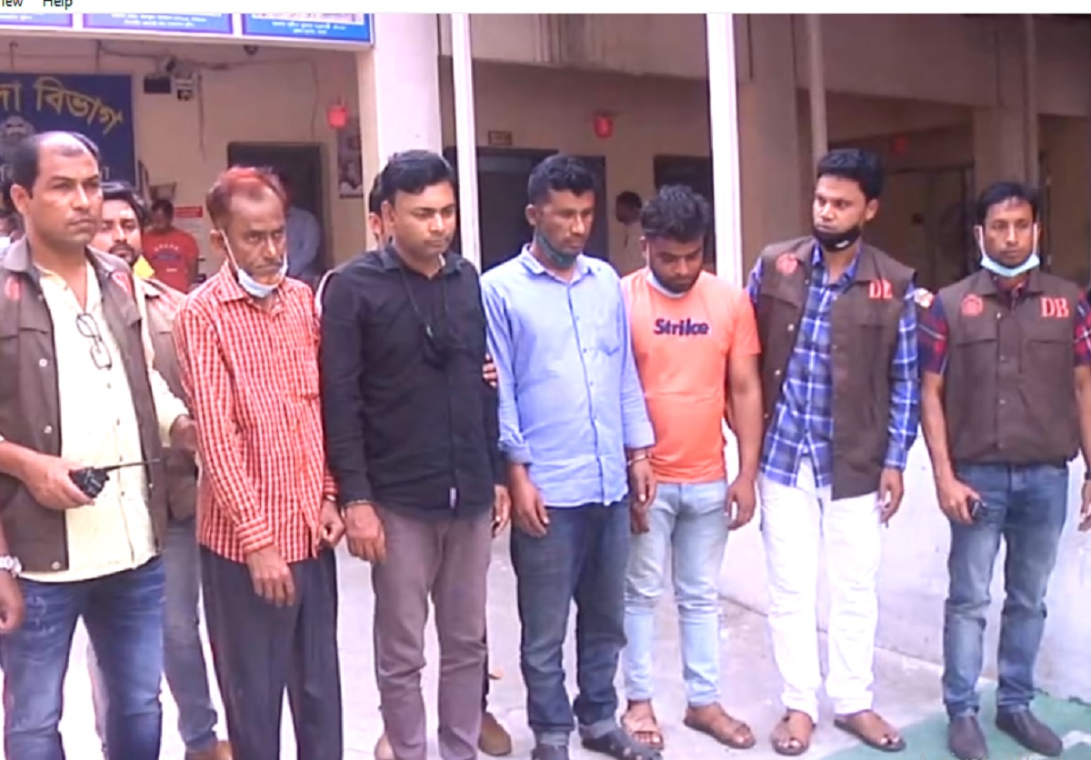 সরকারি দফতরের ভুয়া নিয়োগপত্র তৈরি করে প্রতারণা, আটক ৪