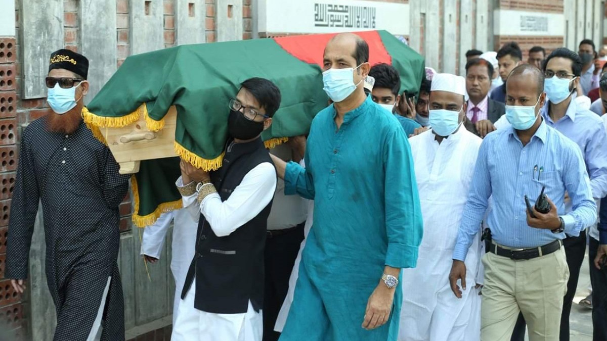 সাবেক রাষ্ট্রপতি সাহাবুদ্দীন আহমদের দাফন সম্পন্ন