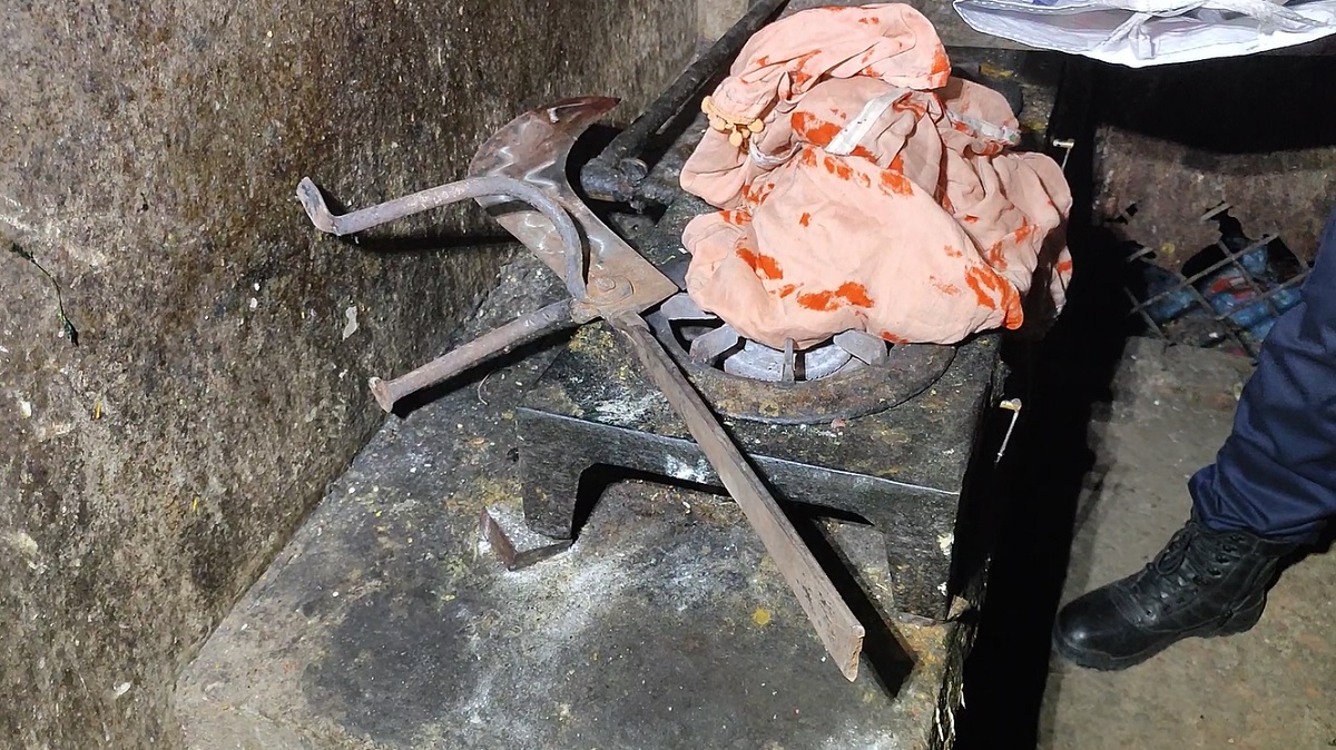 গাজীপুরে স্ত্রী-সন্তানকে বটি দিয়ে কুপিয়ে হত্যা