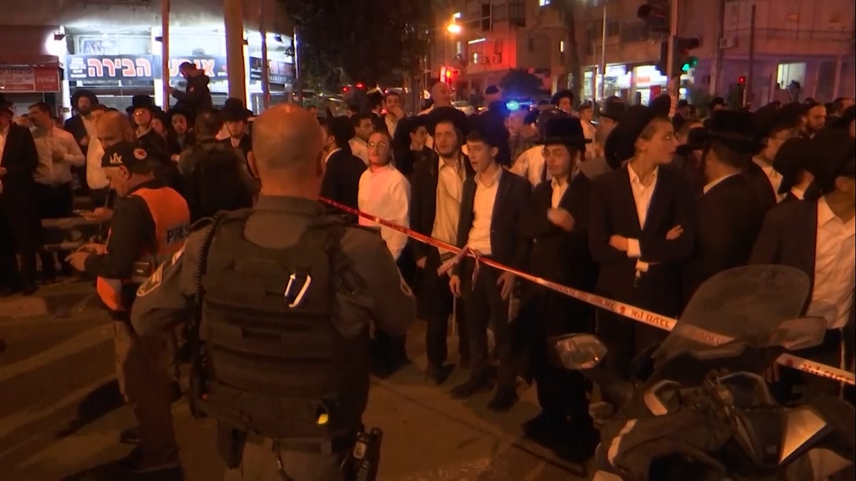 ইসরায়েলে বন্দুকধারীর হামলা, নিহত ৫