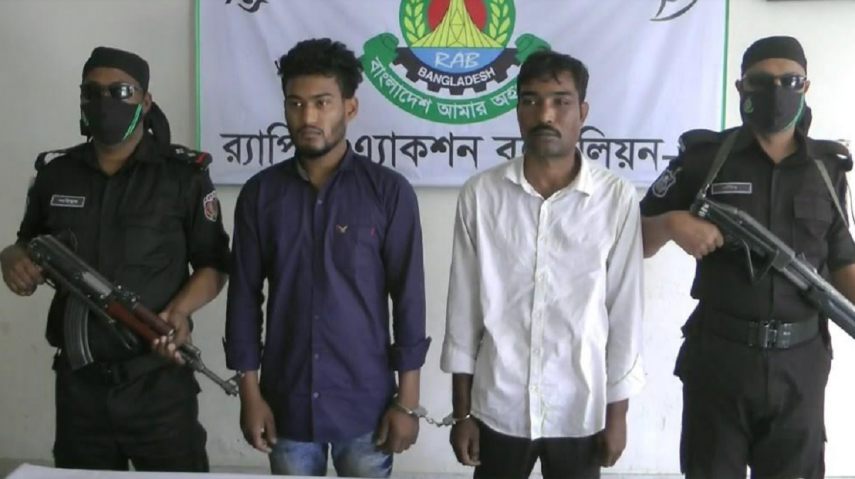 ঝিনাইদহে অস্ত্রসহ দুই মাদক ব্যবসায়ী গ্রেফতার