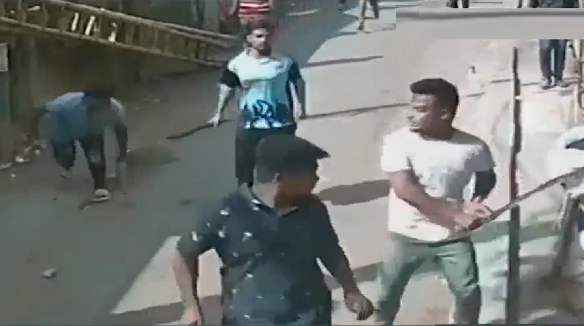 কুমিল্লায় বাড়ছে কিশোর গ্যাংয়ের দৌরাত্ব্য, এক বছরে কাউন্সিলরসহ নিহত শতাধিক