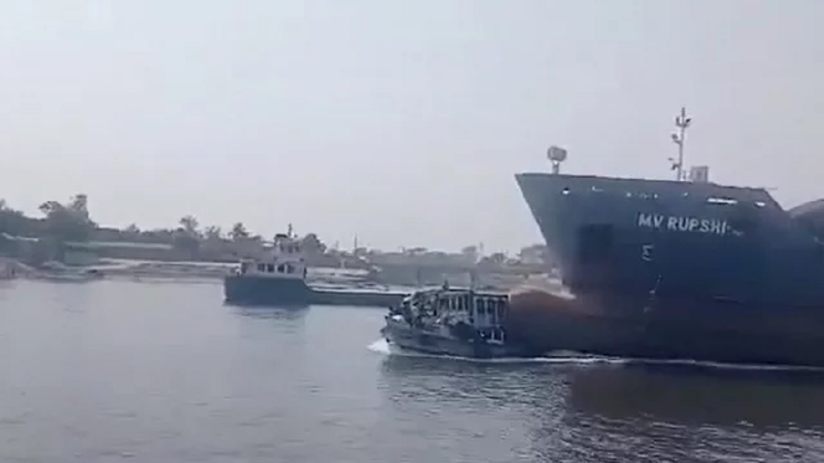 শীতলক্ষ্যায় লঞ্চডুবি: ৬ মরদেহ উদ্ধার