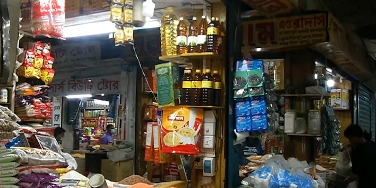 দাম বেড়েছে সব ধরনের পণ্যে, মাথায় হাত ক্রেতাদের