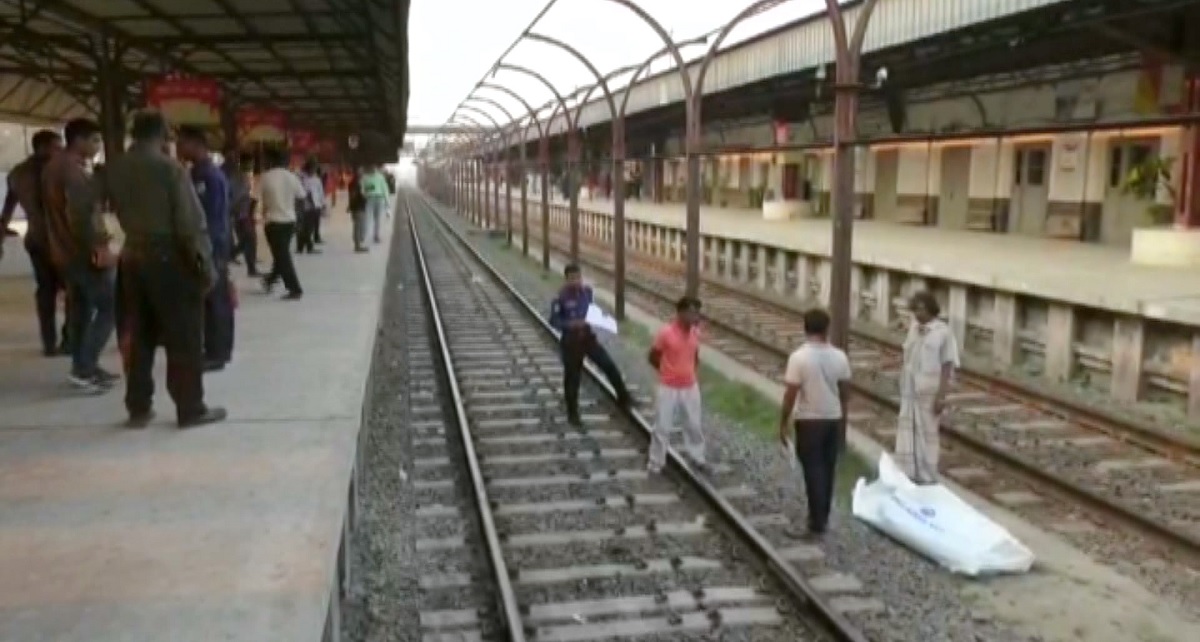 ঈশ্বরদীতে ট্রেনে কাটা পড়ে নারীর মৃত্যু