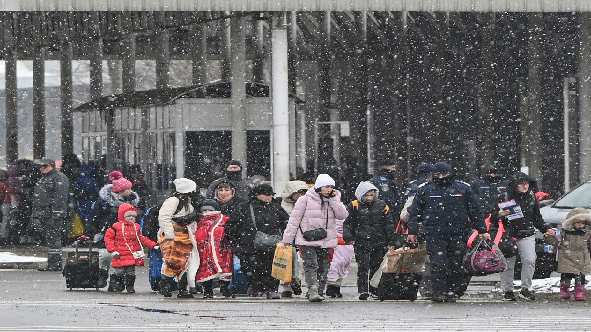 ইউক্রেন ছেড়েছে প্রায় ৯ লাখ মানুষ: জাতিসংঘ