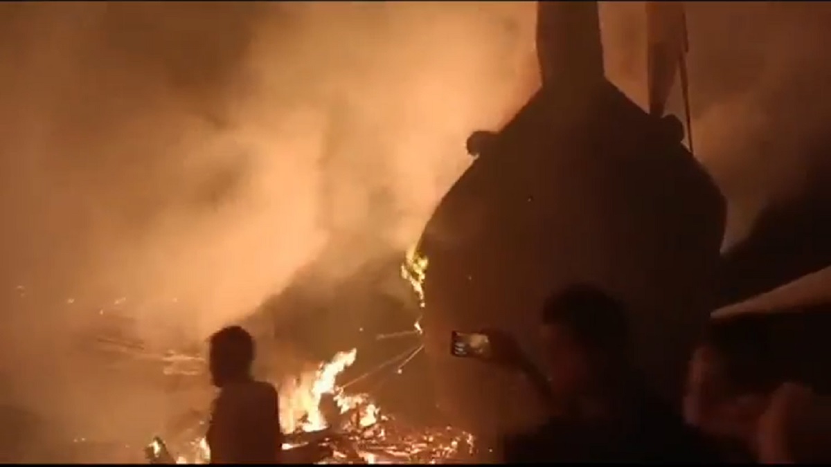 ডকইয়ার্ডে সারাতে এসে পুড়ে ছাই ৪টি মাছ ধরার ট্রলার