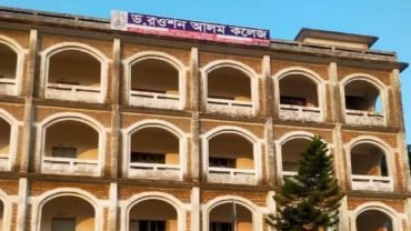 ব্রাহ্মণবাড়িয়ায় পড়া না পারায় কলেজছাত্রকে দিয়ে ছাত্রীর গালে চড়!