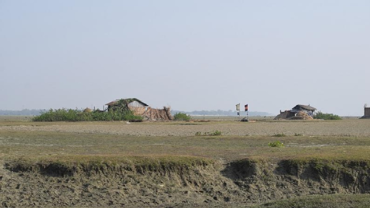 সন্ত্রাসীদের পছন্দের আস্তানা হয়ে উঠছে উপকূলের চরগুলো