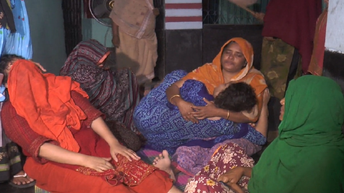 কথা কাটাকাটির জেরে দুই ভাইকে দা-বটি দিয়ে কুপিয়ে খুন