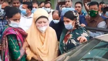 হাসপাতাল থেকে বাসায় ফিরেছেন খালেদা, জটিলতায় ভুগছেন বলে জানালেন চিকিৎসক