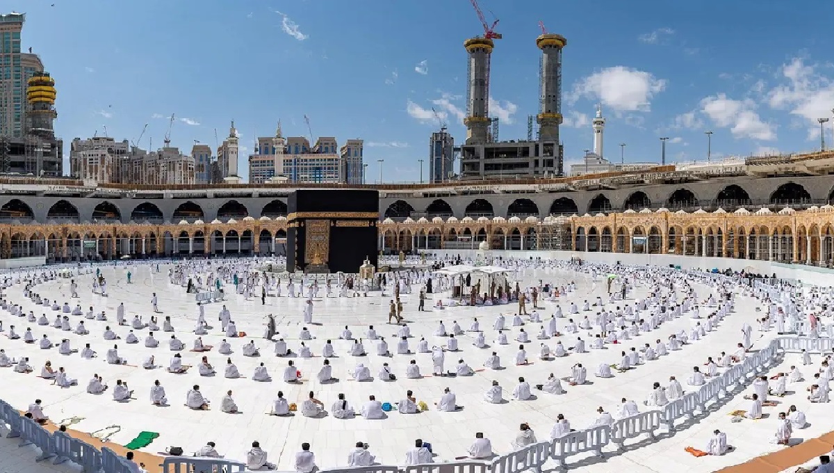 বয়সের শর্তে অনিশ্চিত নিবন্ধিত ২০ হাজার মুসল্লির হজ