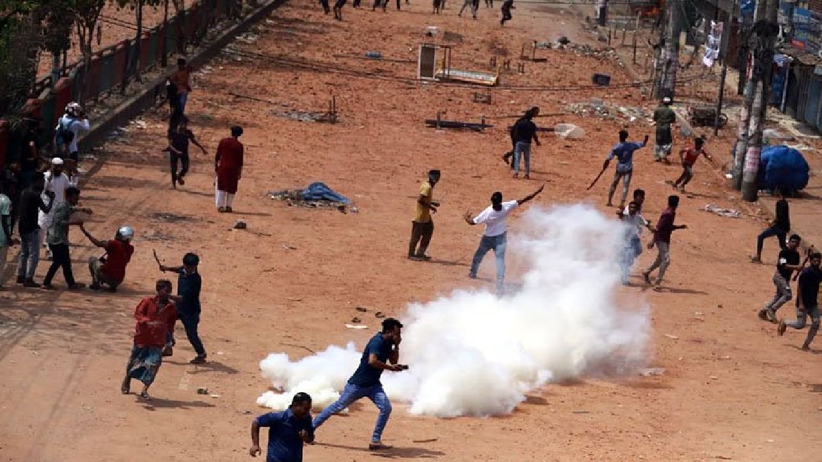 নিউমার্কেটে সংঘর্ষ: নাহিদ ও মোরসালিন হত্যা মামলায় ৫ শিক্ষার্থী গ্রেফতার