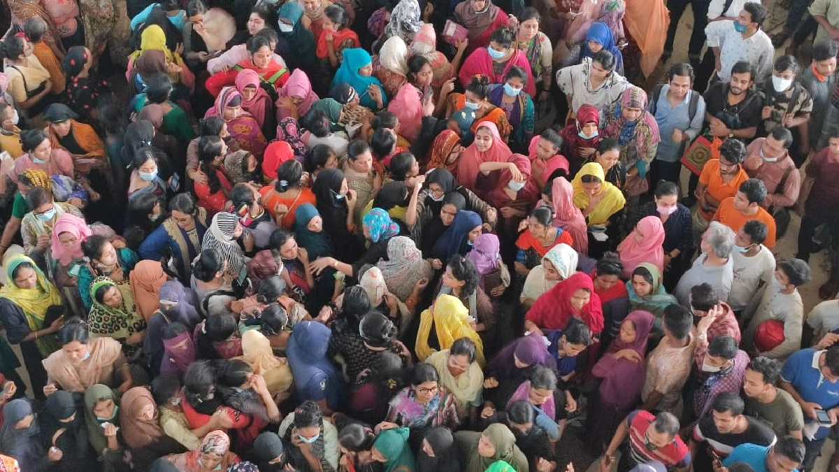 আজও অগ্রিম টিকিট বিক্রির কার্যক্রম চলছে ধীরগতিতে