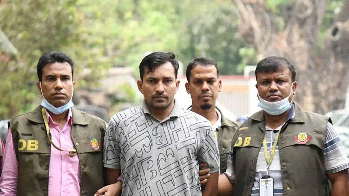 কিলার আকাশকে ধরার শ্বাসরুদ্ধকর কাহিনি