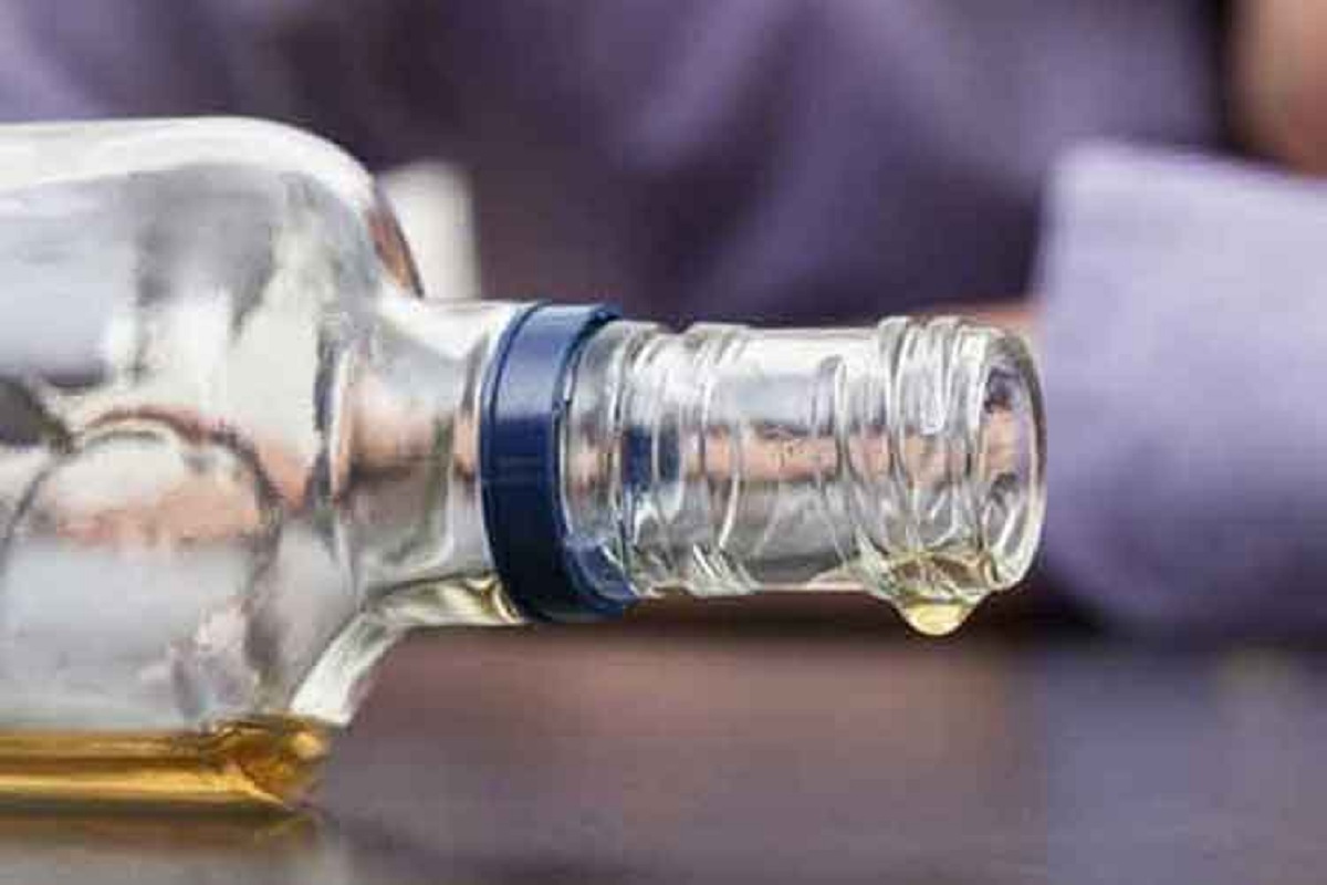 মাতাল অবস্থায় দুই যুবকের বিয়ে! ভরণপোষণ না পেয়ে থানায় অভিযোগ