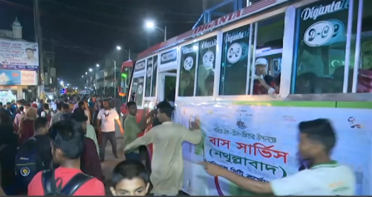 ঢাকা-বরিশাল নৌরুটে শুরু ঈদের স্পেশাল ফ্রি বাস সার্ভিস