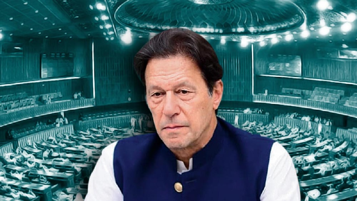 ইমরান খানের বিরুদ্ধে অনাস্থা ভোট আজ, ইসলামাবাদে ১৪৪ ধারা জারি