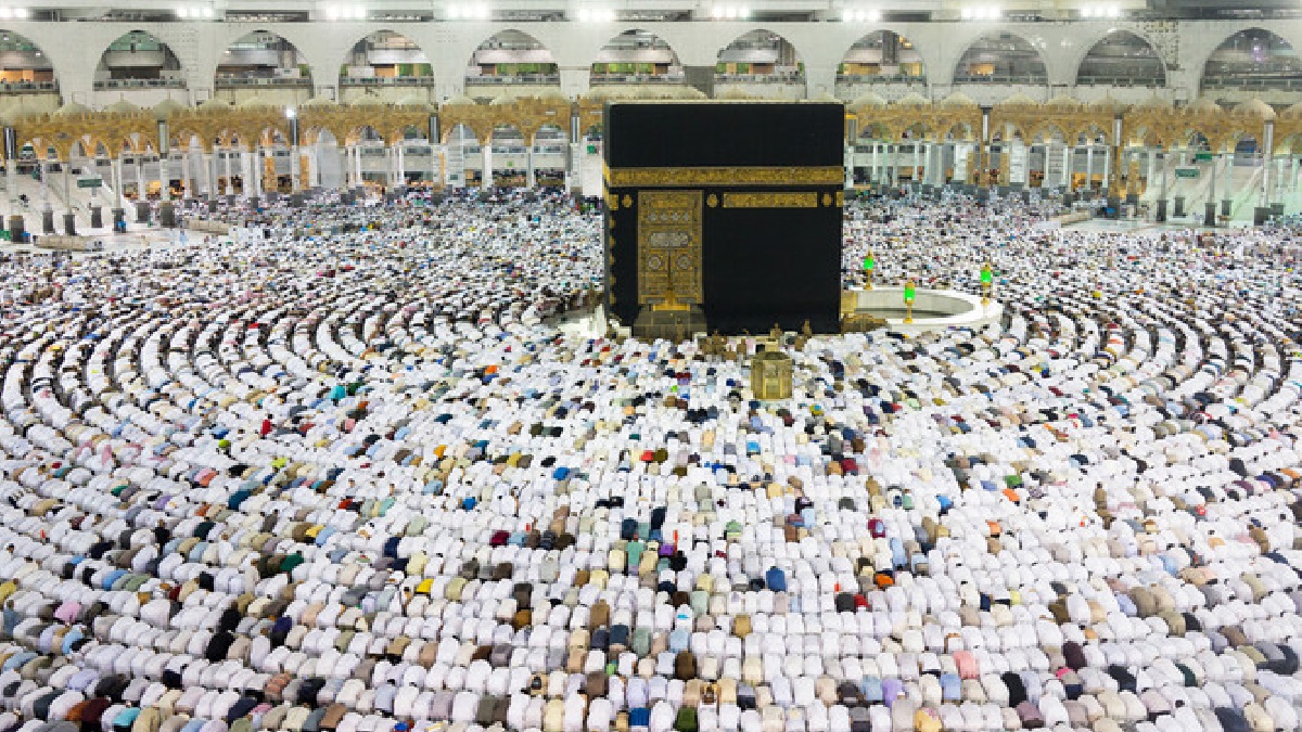 সৌদিতে রোজা শুরু, তারাবিহতে পবিত্র দুই মসজিদ কানায় কানায় পূর্ণ