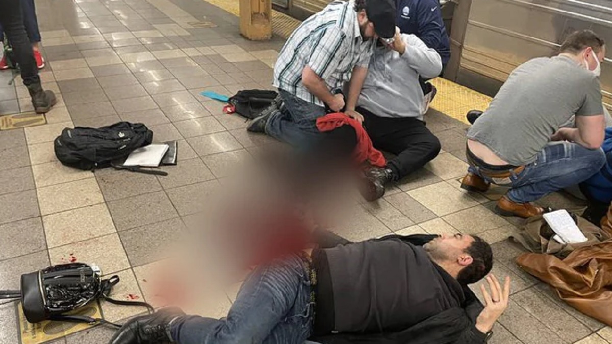 নিউইয়র্কে পাতাল রেল স্টেশনে গুলি, আহত কমপক্ষে ১৩