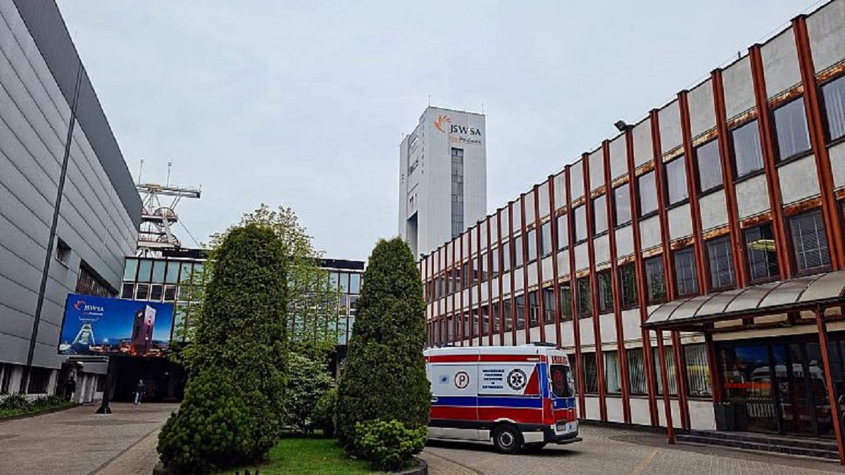 পোল্যান্ডে কয়লা খনিতে বিস্ফোরণ, নিহত কমপক্ষে ৫