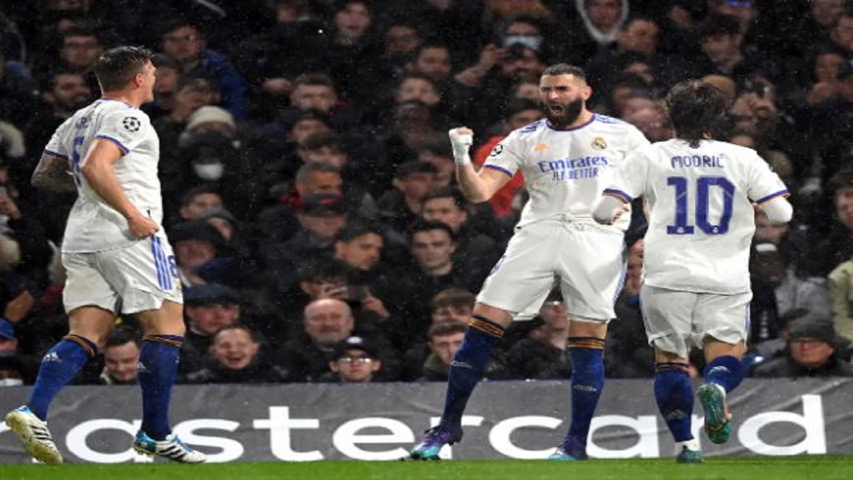 বেনজেমার হ্যাটট্রিকে চেলসিকে উড়িয়ে দিলো রিয়াল মাদ্রিদ