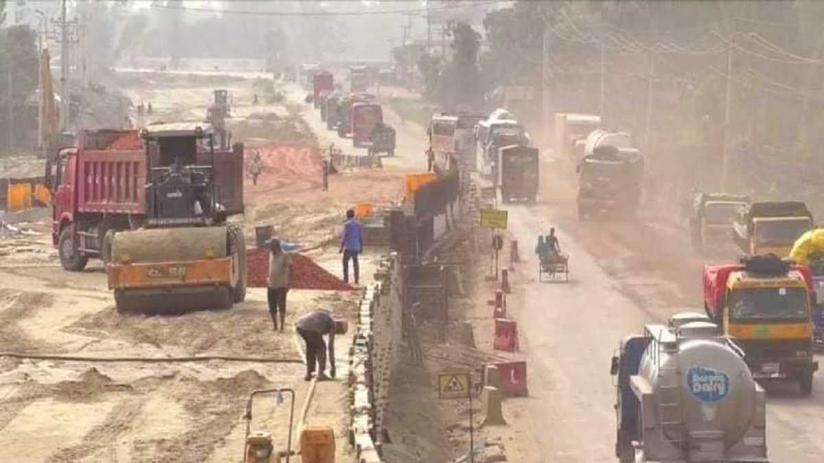মহাসড়কের কাজে ধীরগতি, ঈদযাত্রায় ভোগান্তির আশঙ্কা ২২ জেলার মানুষের