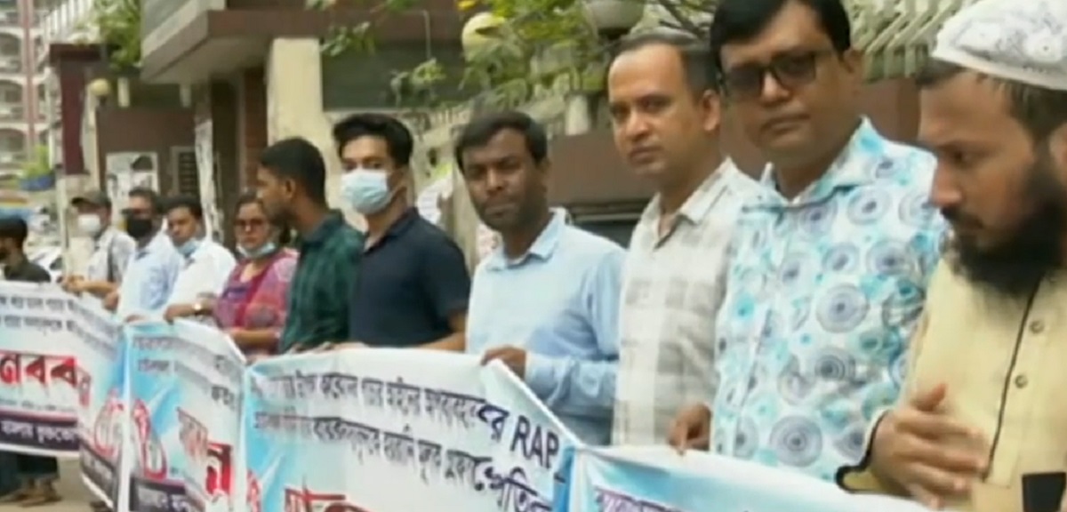 ‘হয়রানি বন্ধ না হলে বিদেশে কর্মী পাঠানো বন্ধ হতে পারে’