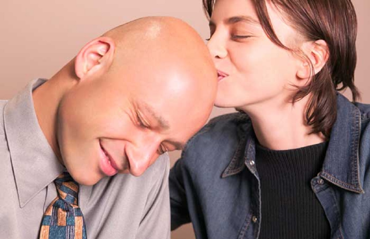 মেয়েদের চেয়ে ছেলেদের মাথায় টাক বেশি পড়ার কারণ জেনে নিন