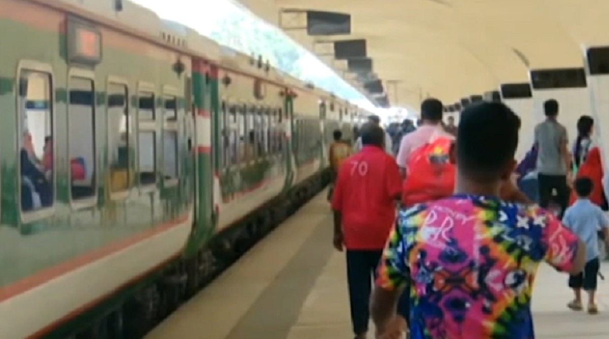 কমলাপুরে আগাম টিকিট বিক্রির শেষ দিন আজ