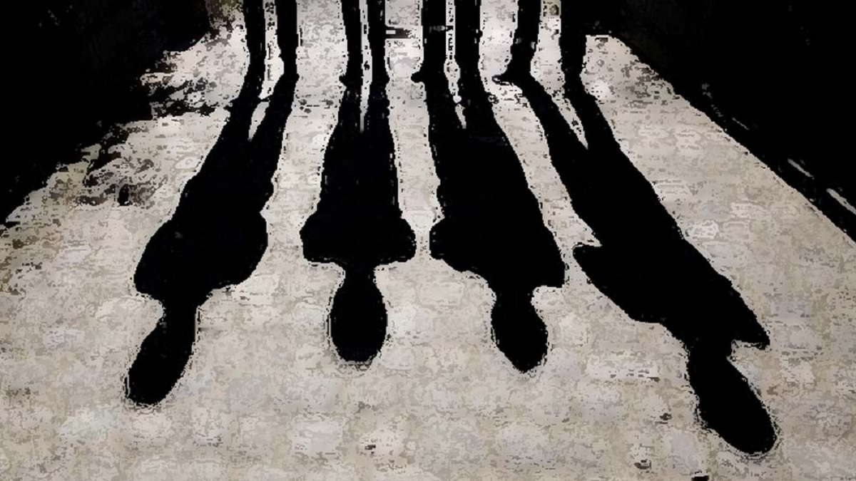 পরকীয়া সন্দেহে ভাড়াটে লোক দিয়ে স্বামীর বান্ধবীকে সংঘবদ্ধ ধর্ষণ, ভিডিও করলেন স্ত্রী