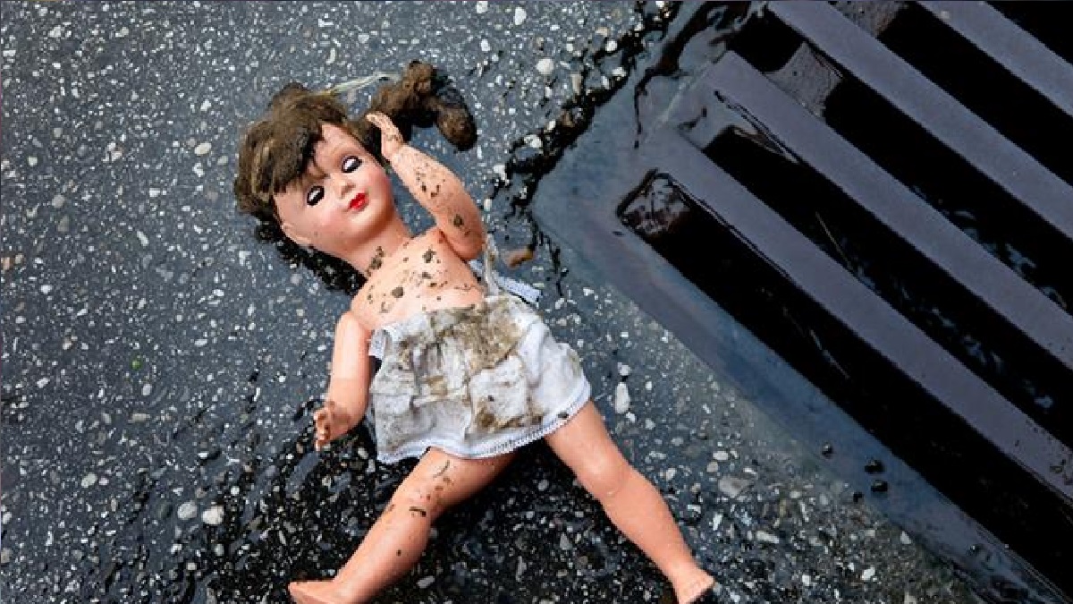 উঠানে খেলছিল শিশুটি, ফুসলিয়ে আড়ালে নিয়ে ধর্ষণ