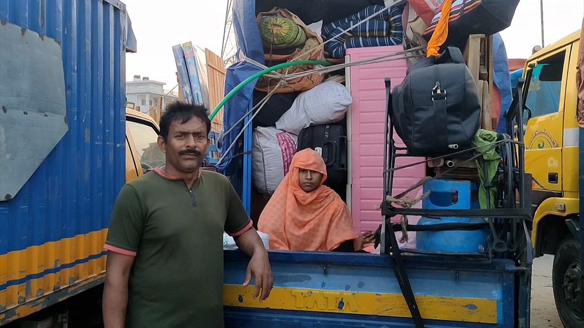 ঈদযাত্রার কাফেলার সাথে চিরতরে ঢাকা ছাড়ছেন যারা