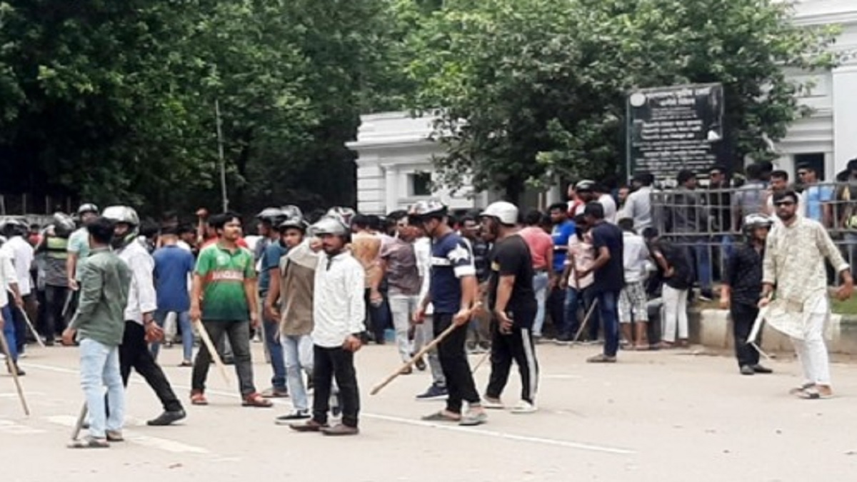 আবারও উত্তপ্ত ঢাকা বিশ্ববিদ্যালয়