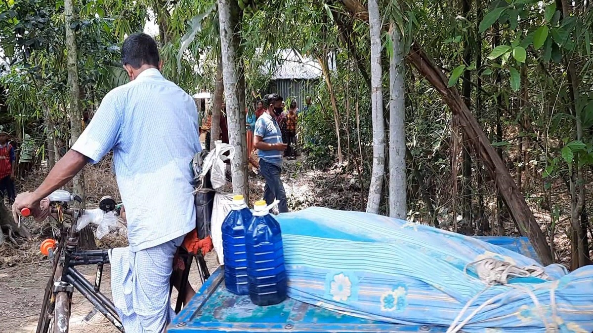 পশু ডাক্তারের অপারেশনে নিহত প্রসূতি ও নবজাতকের লাশ উত্তোলন