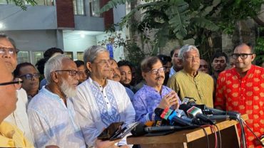 রুদ্ধদ্বার বৈঠক শেষে যা জানালেন ফখরুল-মান্না
