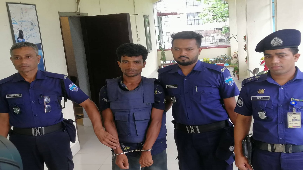 ডিভোর্সি স্ত্রীকে ফাঁসাতে মামাকে হত্যা, গ্রেফতার ১