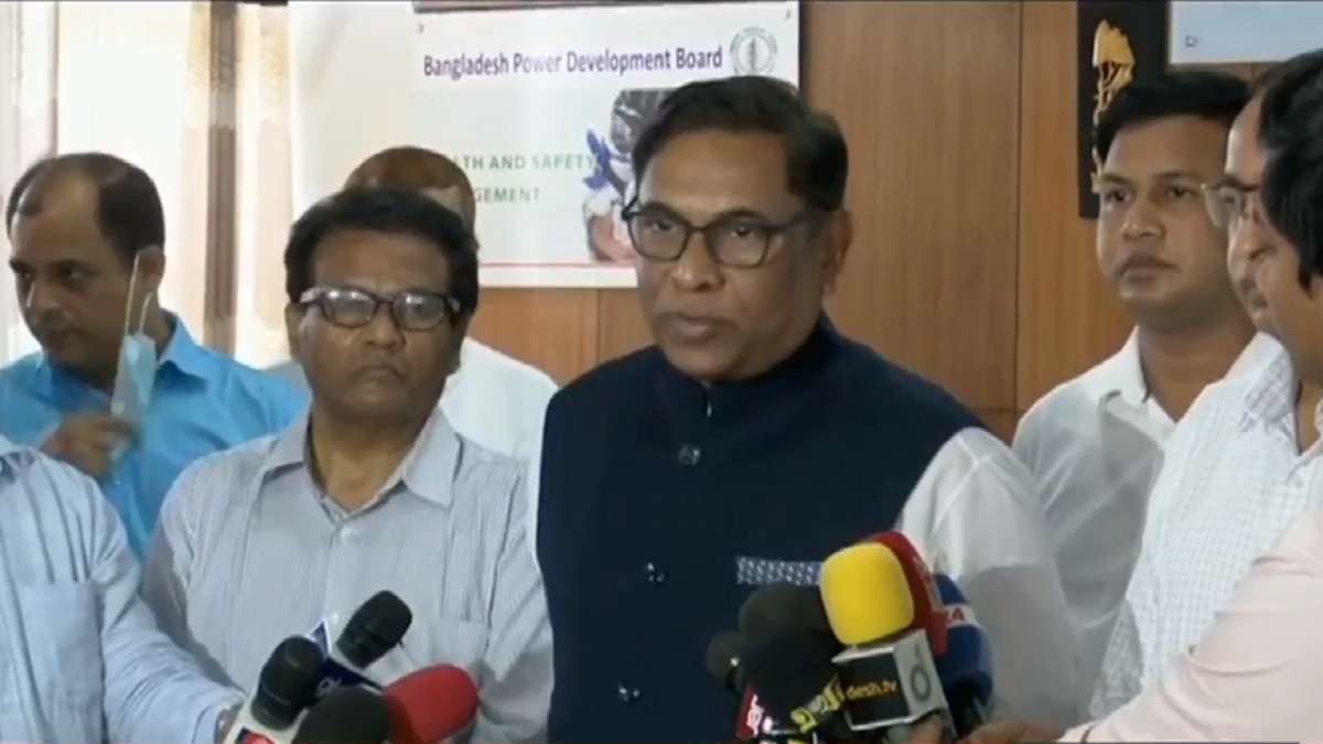 ‘ভারতে জ্বালানি তেলের দাম কমলেও দেশে এখনই তা সম্ভব নয়’