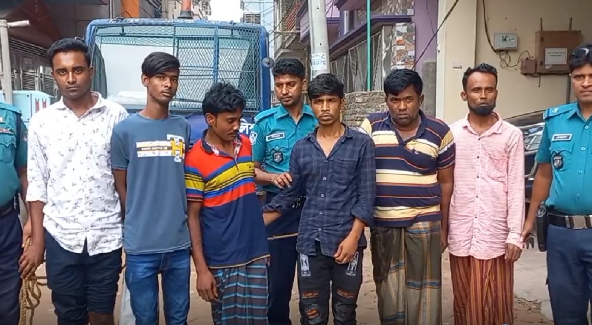 গাজীপুরে ডাকাতির প্রস্তুতিকালে গ্রেফতার ৬