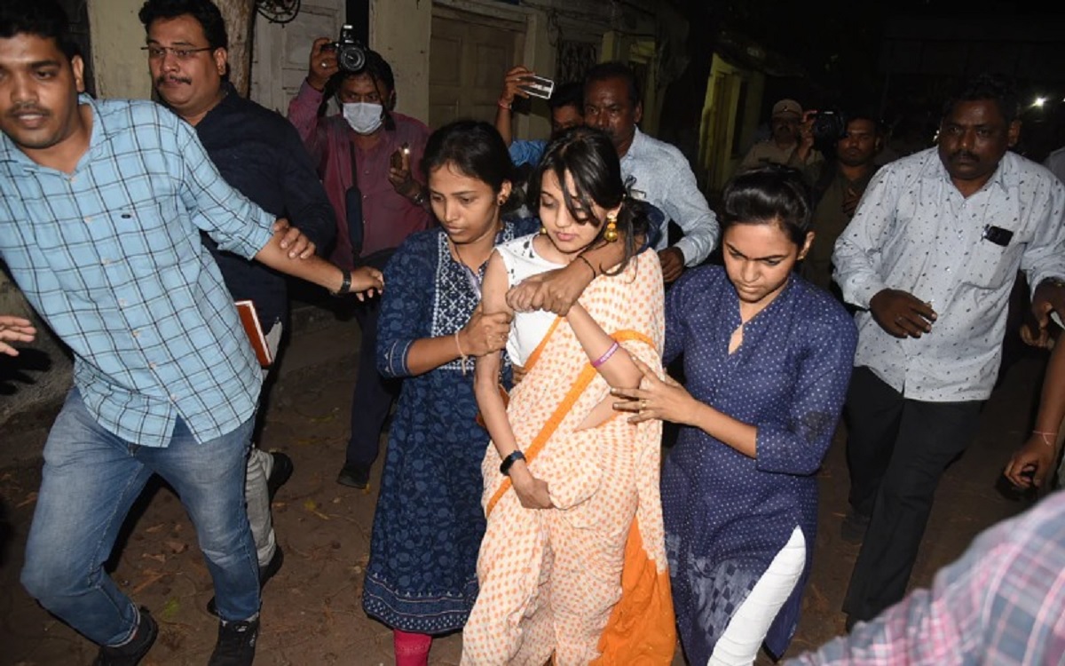 ভারতে রাজনীতিবিদকে নিয়ে ‘অবমাননাকর’ পোস্ট, অভিনেত্রী গ্রেফতার