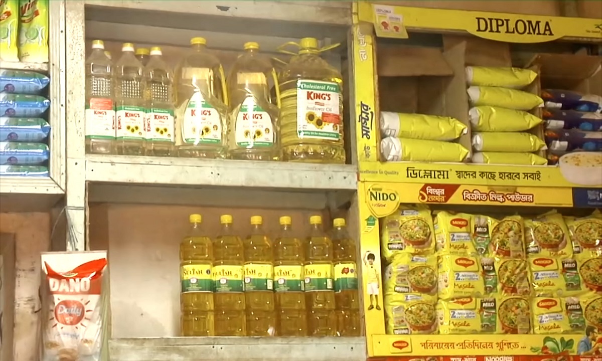 কুমিল্লার বাজারে সয়াবিন তেলের সংকট
