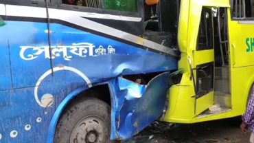 মানিকগঞ্জে দুই বাসের মুখোমুখি সংঘর্ষ, আহত অন্তত ২৫