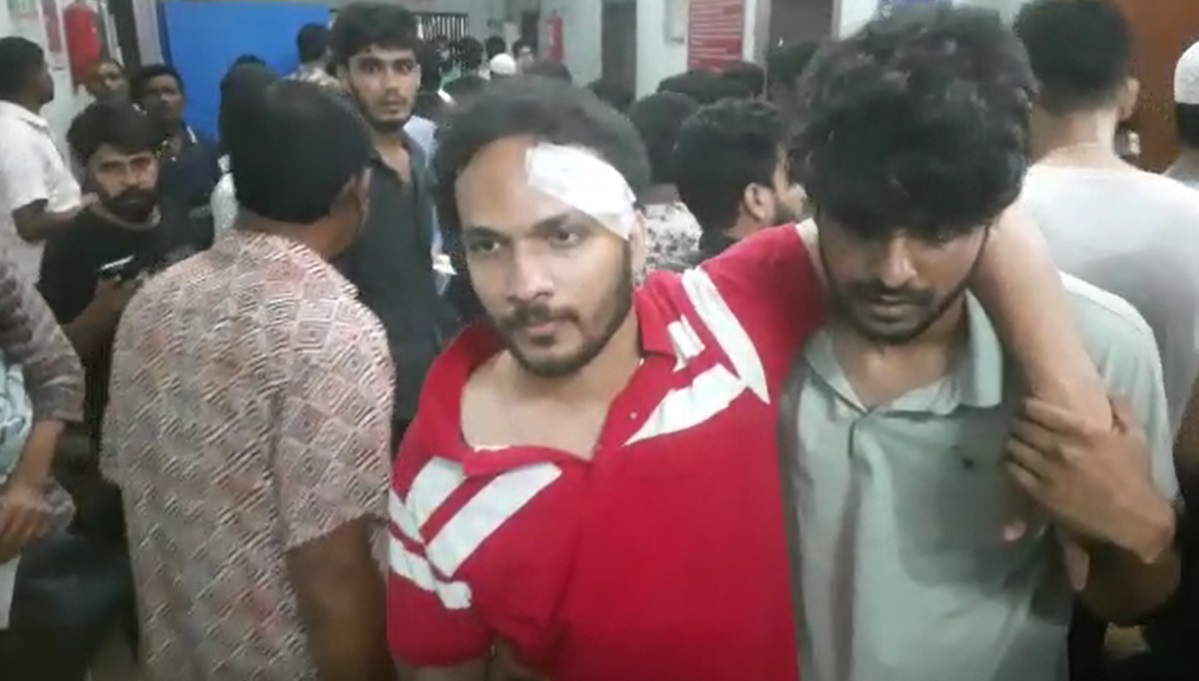 বাকৃবিতে ছাত্রলীগের দুই গ্রুপে সংঘর্ষ, আহত ১০