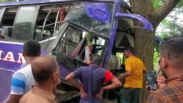 নাটোরে বাস-ট্রাকের সংঘর্ষে নিহত এক, আহত ১০